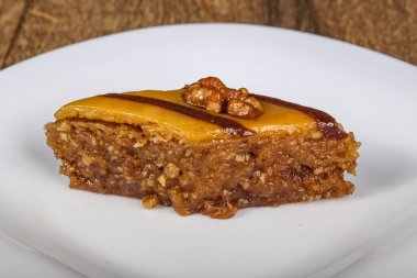 Türk baklavası bal ve fındıklı