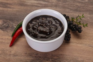 Et için baharatlı karabiber sosu.