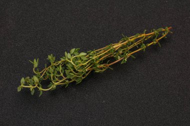 Aroma yiyeceği Taze yeşil kekik dalı