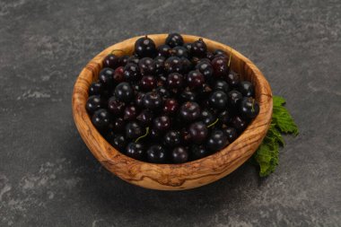 Taze taze siyah frenk üzümü