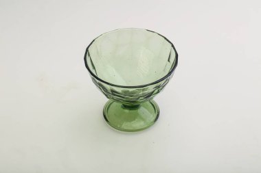 Mutfak için renkli boş kase izole