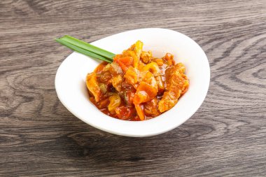 Sebzeli ve soslu et kebabı.