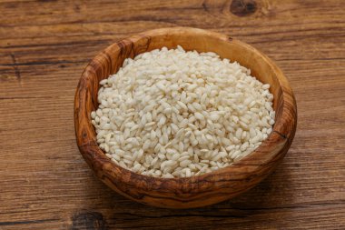 Risotto için çiğ İtalyan arborio pilavı
