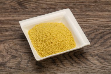 Yemek pişirmek için klozette çiğ öksürük yığını