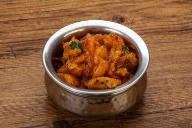 İstiridye soslu tavuk ve sebzeli kişniş.