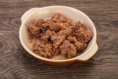 Kavanozda baharatlı geyik güveci