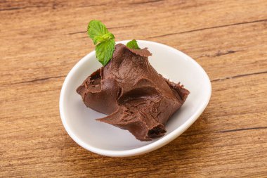 Çikolata nazelfındıklı.