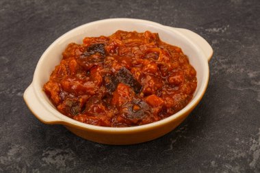 Domatesli ve otlu patlıcan sote.