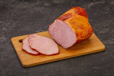 Baharatlı ve otlu füme domuz aslanı.