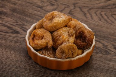 Kuru incirli meyve yığını.