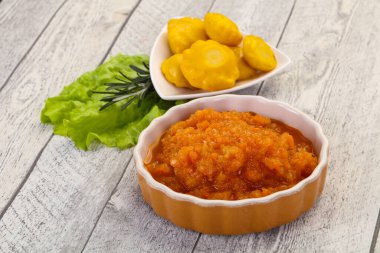 Kabak kabağı kabağında havyar.