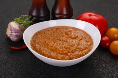 Meşhur İspanyol soğuk domates çorbası.