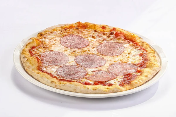 Włoska Tradycyjna Pizza Kiełbasą Serem — Zdjęcie stockowe