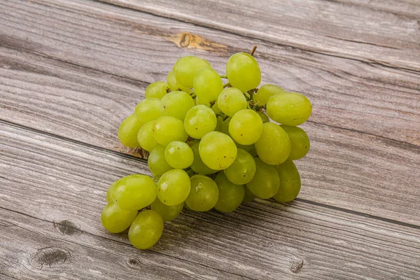 甘くおいしい熟した緑のブドウ — ストック写真