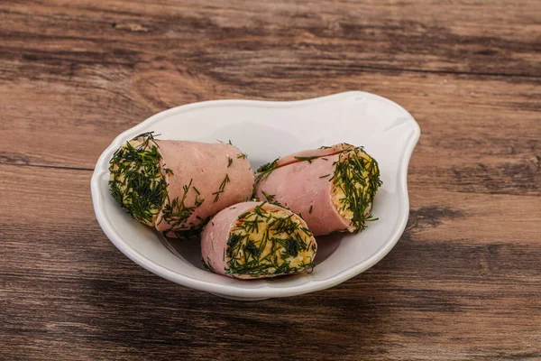 Schinkenbrötchen Snack Mit Käse Und Knoblauch — Stockfoto