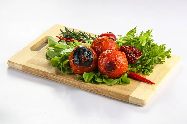 Grilled Tomato Bbq Board Isolated — Stock Photo, Image