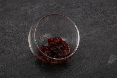 Vietnam usulü kızarmış biber soslu ve yağlı.