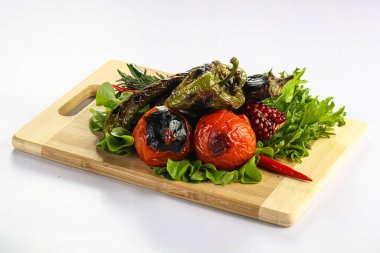 Izgara sebze bbq - domates, dolmalık biber ve patlıcan