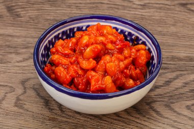 Domates soslu ve biberli fırında böbrek.