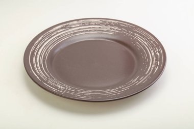 Mutfak için boş renk tabağı izole edildi