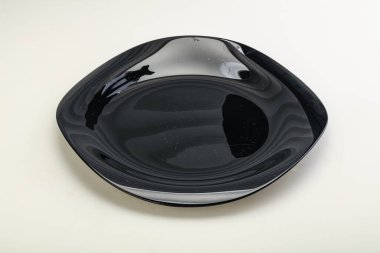 Mutfak için boş renk tabağı izole edildi