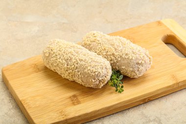 Fırında pişmemiş tavuk pirzolası.