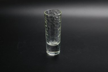 Asma ya da su için boş bardak