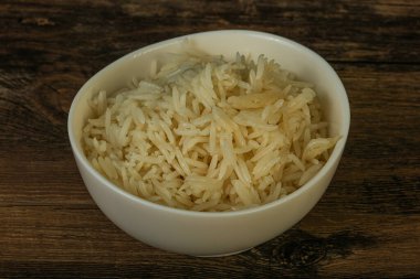 Buharda pişmiş Hint basmati pilavı.