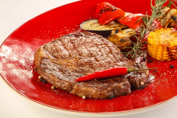 Delikátní Steak Ribeye Grilovanou Zeleninou — Stock fotografie