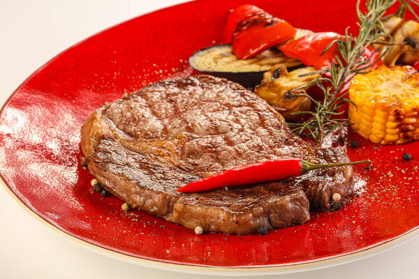 Delicous steak ribeye wtith grilled vegetables