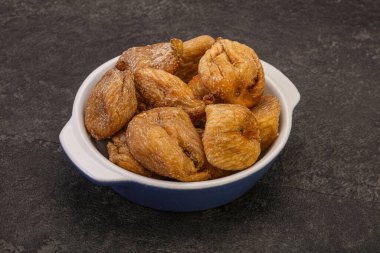 Kuru incirli meyve yığını.