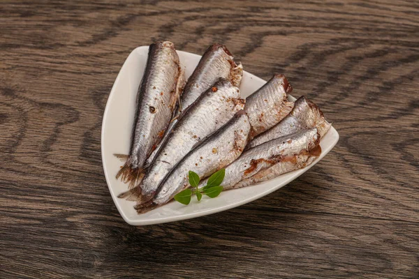 Anchovies Hal Snack Tálban Tálalva Bazsalikom Levelek — Stock Fotó