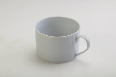 Çay için boş bardak ya da izole kahve.