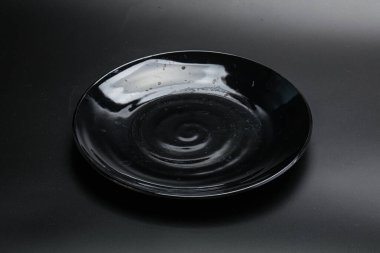 Mutfak için boş renk tabağı izole edildi