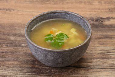 Havuçlu ve patatesli lezzetli tavuk çorbası