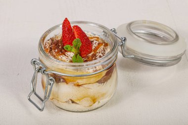 Makarna kremalı Tiramisu keki.