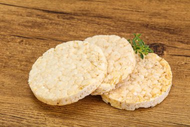 Vejetaryen için diyet çıtır ekmek yığını