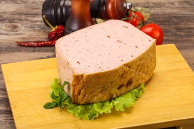 Ev yapımı geleneksel rulo köfte.