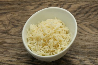 Buharda pişmiş Hint basmati pilavı.