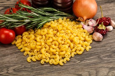 Çiğ İtalyan buğday makarnası - Chifferi rigati pişirmek için