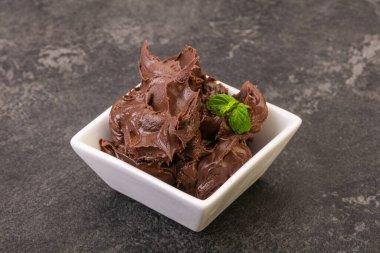 Çikolata nazelfındıklı.