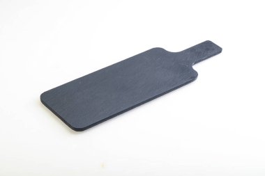 Siyah taş tahtası beyaz arkaplanda izole edildi