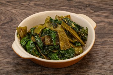 Kavrulmuş yeşil fasulye ve lahana ile Vagan mutfağı