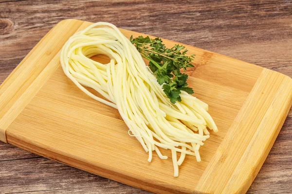 Tschetschenen Spaghetti Käse Snack Über Bord — Stockfoto