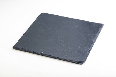 Siyah taş tahtası beyaz arkaplanda izole edildi