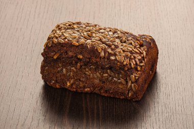 Organik çavdar ekmeği ekmeği.