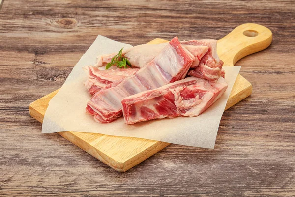 Costillas Cordero Crudas Servidas Romero Para Cocinar —  Fotos de Stock