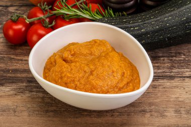 Vejetaryen mutfağı - Ot ve baharatlı kabak püresi