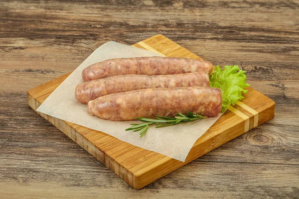 Rauwe Varkensvleesworstjes Voor Grill Geserveerd Rozemarijn — Stockfoto