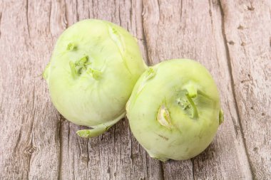 Vejetaryen mutfağı. Çiğ kohlrabi lahanası.